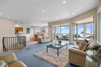 117 Tanekaha Road, Titirangi