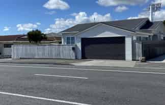 A/25 Tukapa Street, Westown