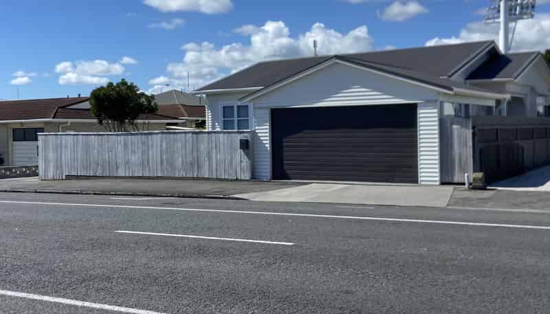 A/25 Tukapa Street, Westown