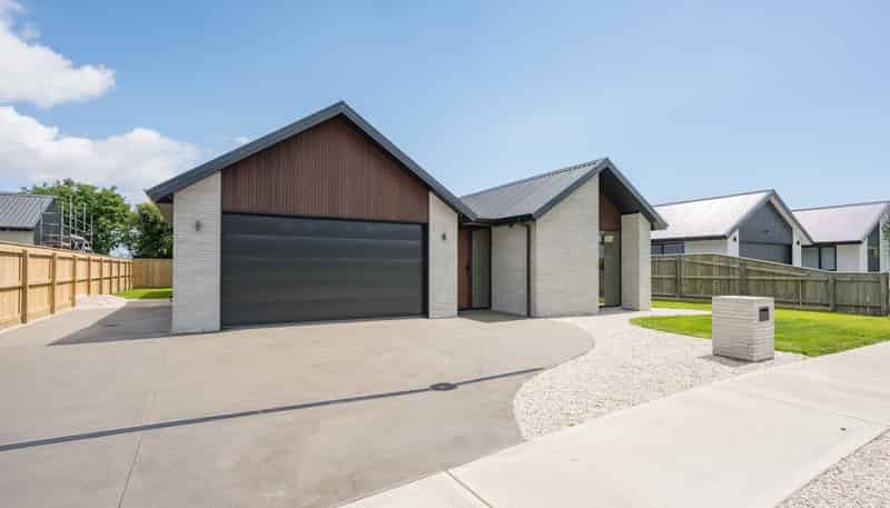 12 Hallmark Drive, Richmond