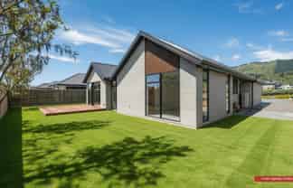 12 Hallmark Drive, Hope