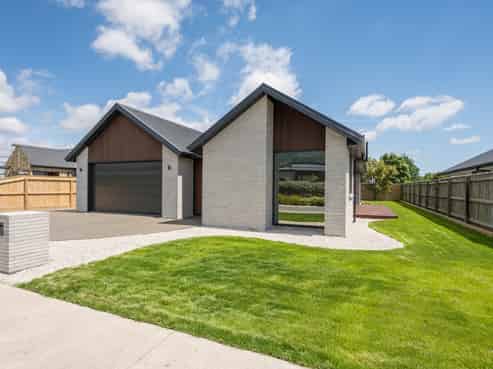 12 Hallmark Drive, Richmond