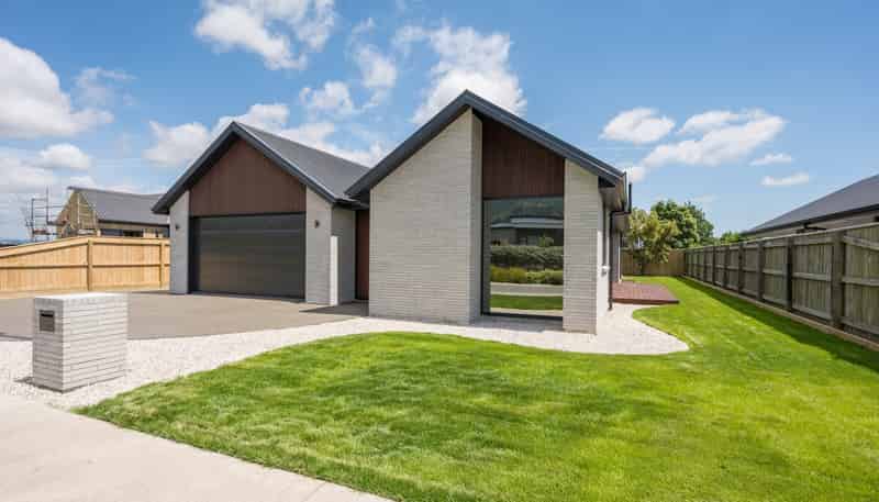 12 Hallmark Drive, Richmond