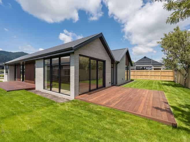 12 Hallmark Drive, Richmond