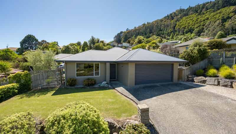 6 Ben Bracken Place, Bishopdale