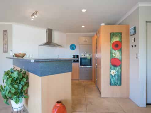 6 Ben Bracken Place, Bishopdale