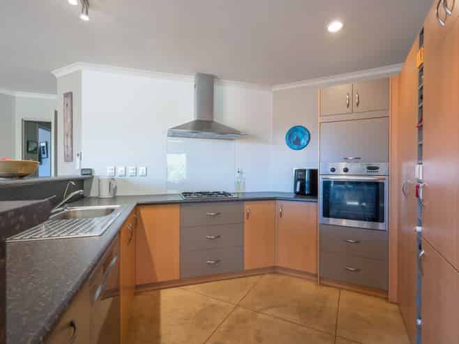 6 Ben Bracken Place, Bishopdale