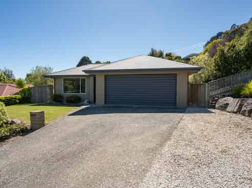 6 Ben Bracken Place, Bishopdale