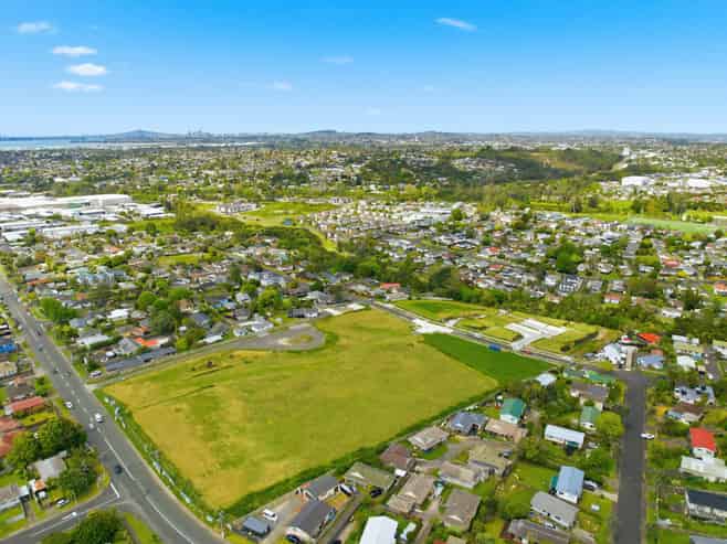 132 Bruce McLaren Road, Henderson