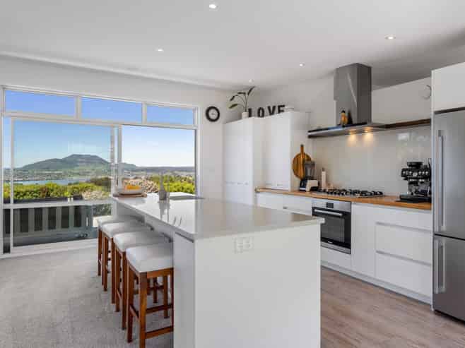 48 Stewart Glen, Acacia Bay