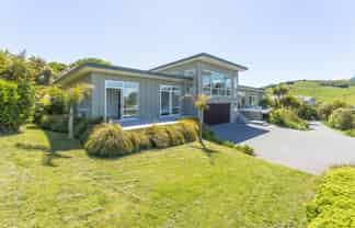 48 Stewart Glen, Acacia Bay