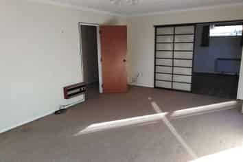 2/155 Northcote Road, Northcote