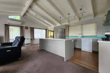 6 Winstone Place, Highlands Park