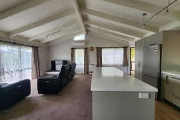 6 Winstone Place, Highlands Park