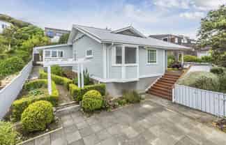 4A & 4B Whitianga View, Paremata