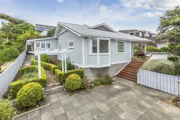 4A & 4B Whitianga View, Paremata