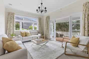 4A & 4B Whitianga View, Paremata