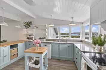 4A & 4B Whitianga View, Paremata