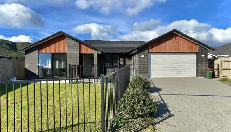 19 Te Ara O Toroa, Wainuiomata