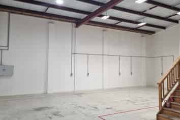 Industrial Unit Located In Tightly Held Area