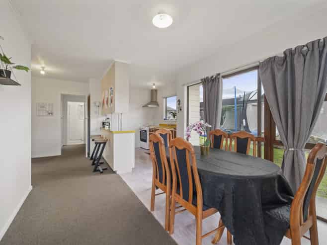 1 Deborah Place, Mangakakahi