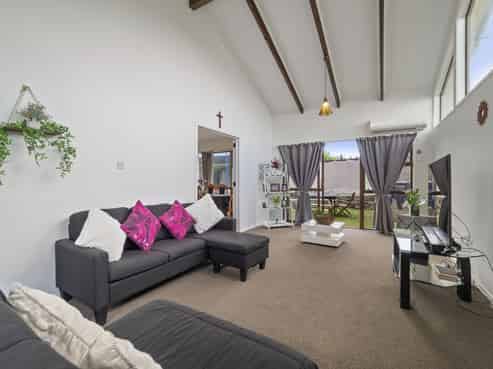 1 Deborah Place, Mangakakahi