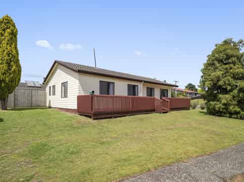 1 Deborah Place, Mangakakahi