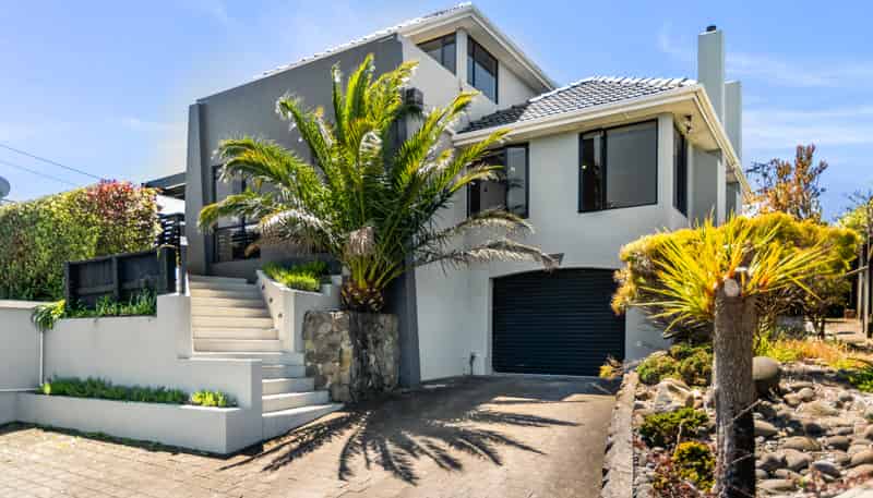 49 Paynters Avenue, Strandon