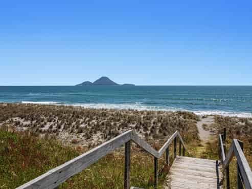 14 Pacific Parade, Coastlands