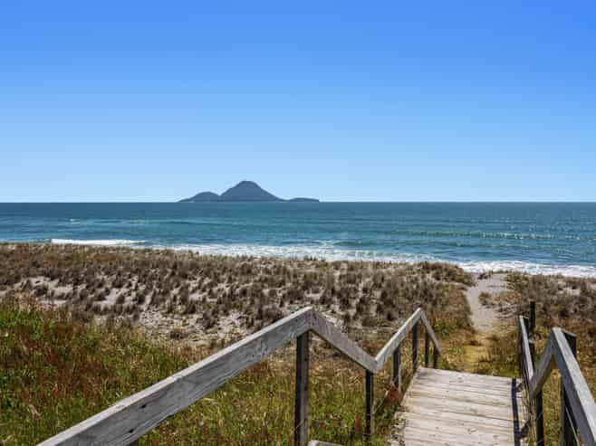 14 Pacific Parade, Coastlands