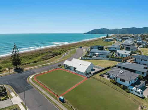 14 Pacific Parade, Coastlands