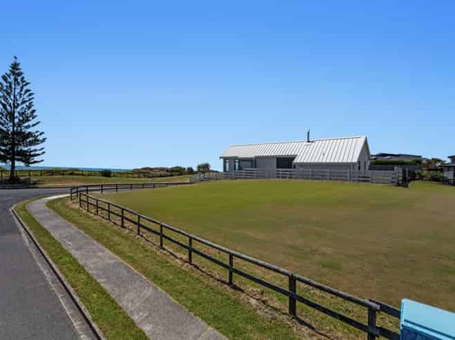 14 Pacific Parade, Coastlands