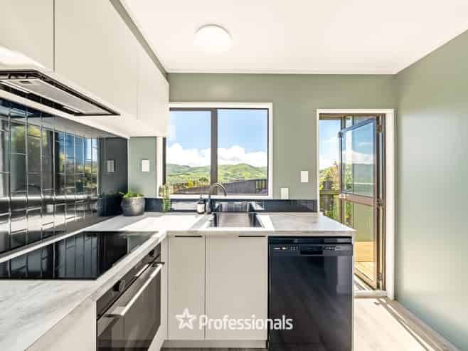 25a Outram Grove, Kelson