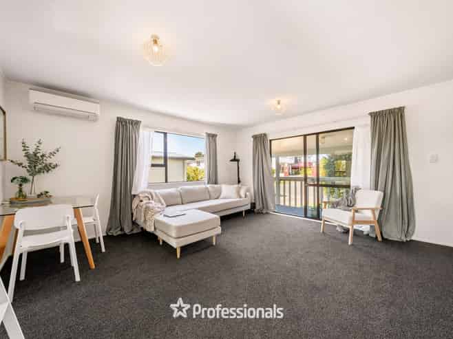 25a Outram Grove, Kelson