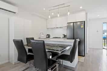 83 Thomas Road, Flat Bush