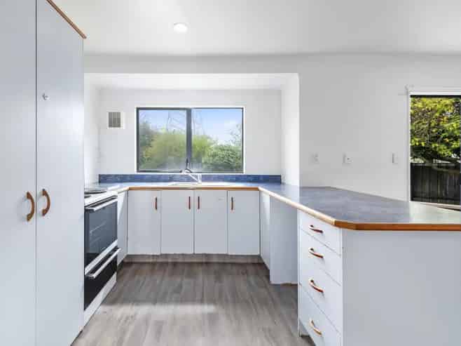 B/8 Bell Road, Western Heights