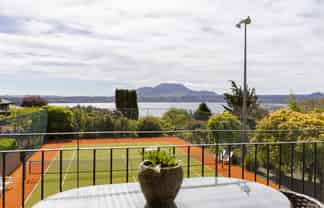 2/41 Mapara Road, Acacia Bay