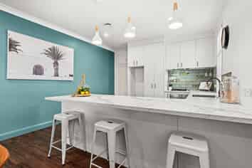 414 Massey Street, Akina