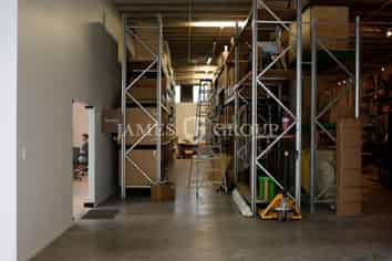 425M² CITY FRINGE WAREHOUSE WITH SHOWROOM