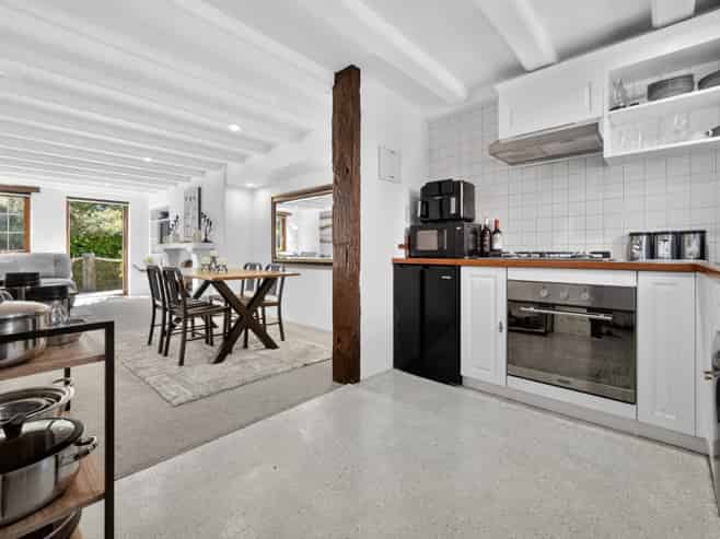 2/7 Quiet Woman Way, Monaco