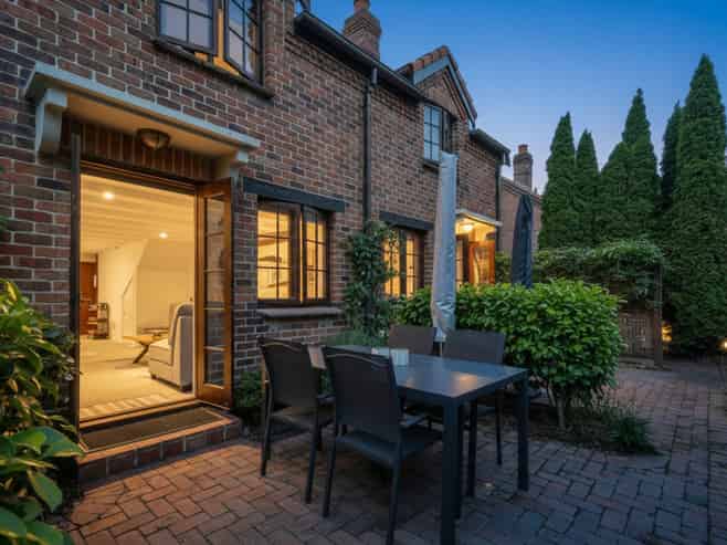 2/7 Quiet Woman Way, Monaco