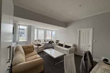 6/33 Hobson Street, Thorndon