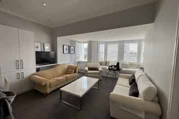 6/33 Hobson Street, Thorndon