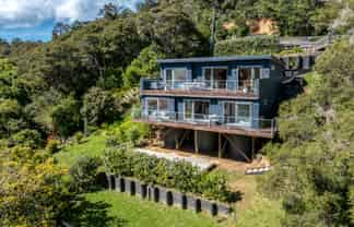231 Ocean View Road, Oneroa