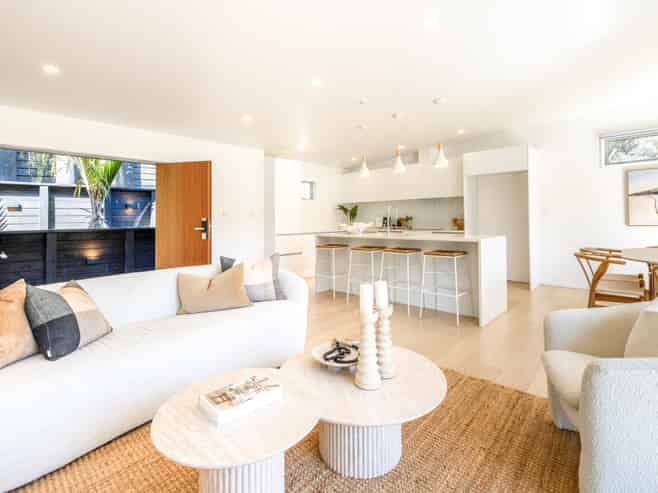 231 Ocean View Road, Oneroa