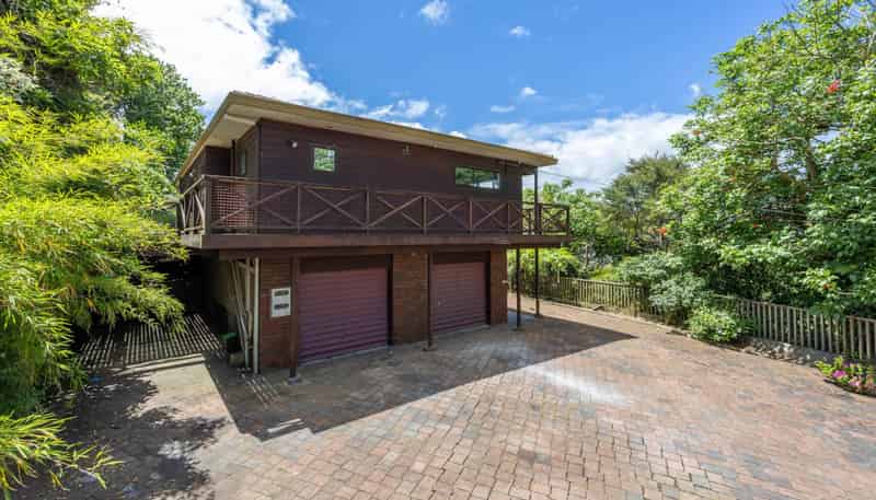 555B East Coast Road, Browns Bay