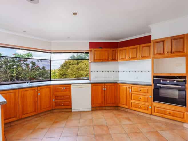 555B East Coast Road, Browns Bay