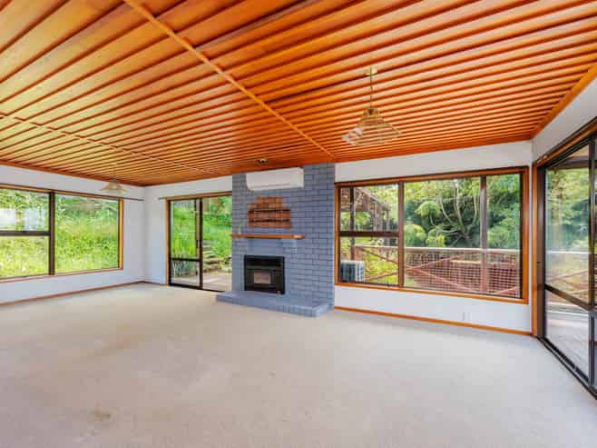 555B East Coast Road, Browns Bay