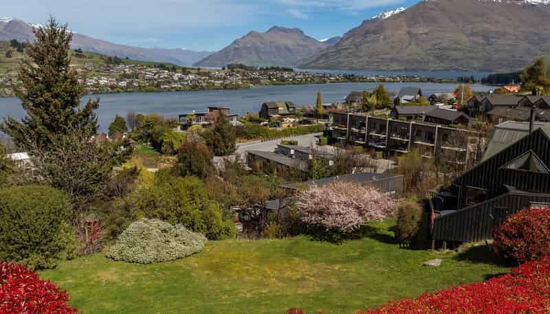 9 & 10/64 Goldfield Heights, Queenstown