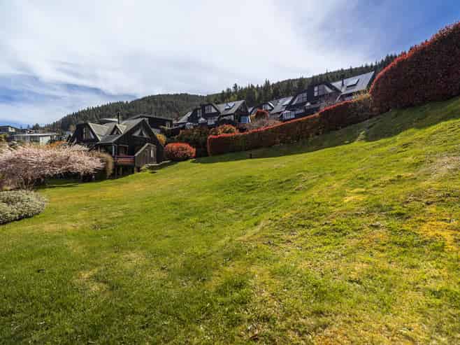 9 & 10/64 Goldfield Heights, Queenstown